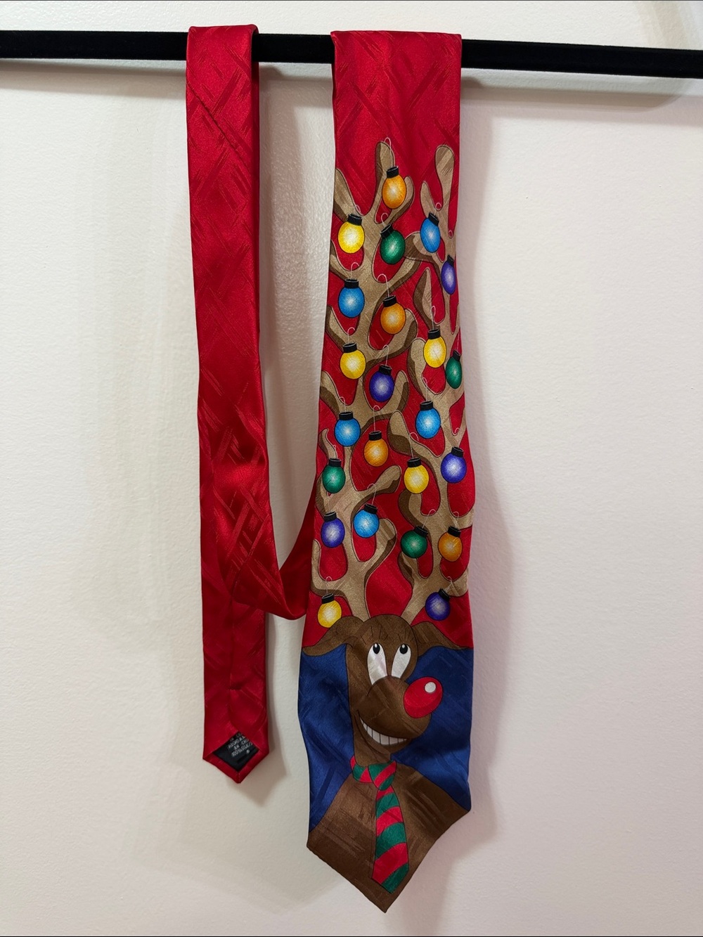 Red Novelty Reindeer Tie with Multicolor Lights. NWOT